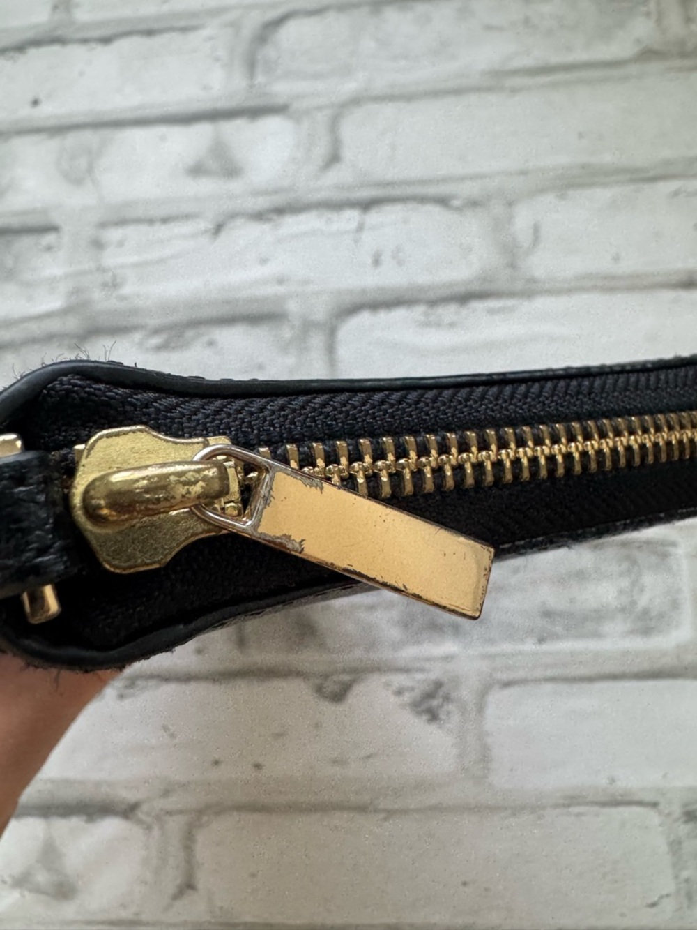 Tory Burch Black Leather Zip Wallet with Gold Logo - Picture 8 of 9